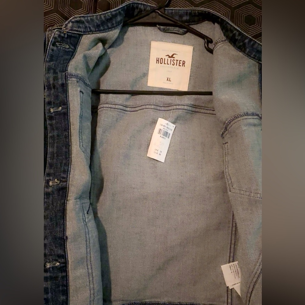 HOLLISTER JEAN JACKET BRAND NEW